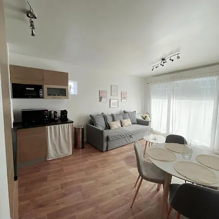 Lovely Flat Meaux Buitenkant foto